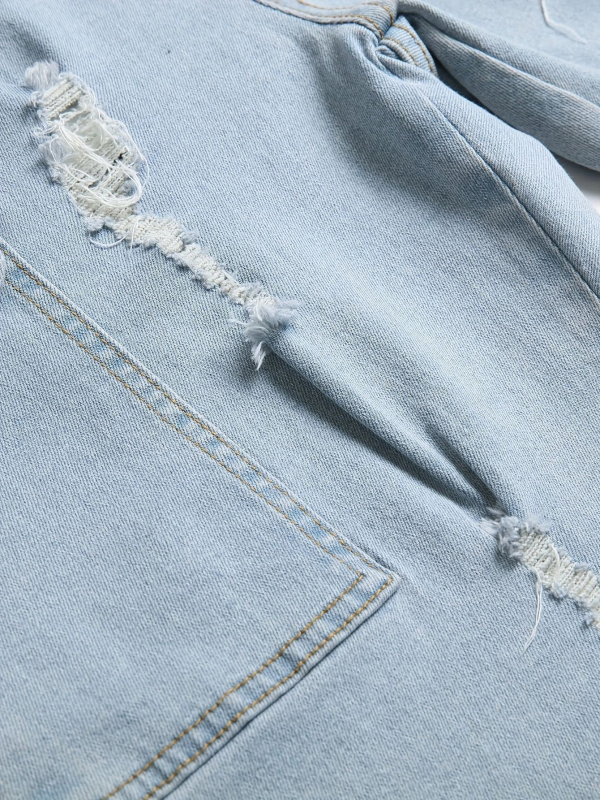 Дънкови къси панталони с разкъсвания, свободна кройка с права линия, британски стил, памук–полиестер–еластан–вискоза смес (51,2% памук, 36,7% полиестер, 1,3% еластан, 10,8% вискоза), средна еластичност