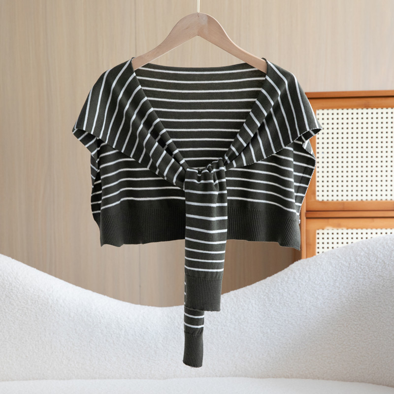 Pleten šal s kapucijom i lažnim ovratnikom - slojeviti dizajn, mješavina materijala, za sve sezone