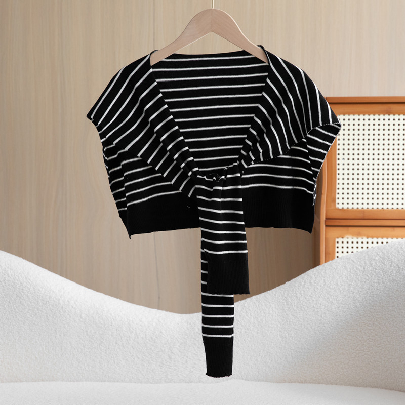 Pleten šal s kapucijom i lažnim ovratnikom - slojeviti dizajn, mješavina materijala, za sve sezone