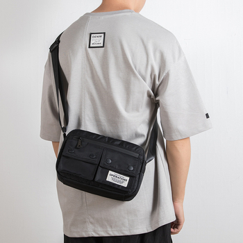 Muška crossbody torba - Urbani minimalistički stil, Oxford tkanina, Vertikalni kvadratni oblik, Zip zatvaranje, Unutarnji džepovi: zip džep, džep za mobitel, džep za identifikaciju