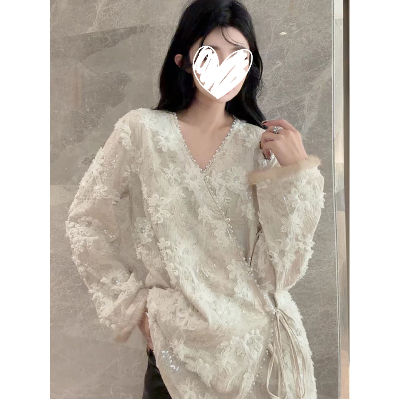 Čipkasta Bluza s V-izrezom, akrilna mješavina materijala, jednobojni uzorak, patchwork detalji, dugi rukavi, regularna silueta