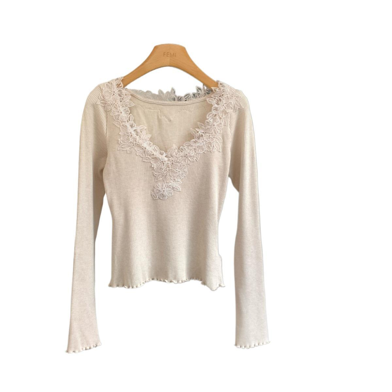 Top tricotat cu decolteu în V, cu dantelă, croială slim, mâneci lungi, material tricotat cu acril 30–50%, lungime normală