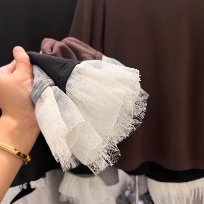 Pamukasto T‑shirt s čipkastim patchworkom, dugi rukavi, okrugli izrez, pulover stil, 30-50% pamuka, književno retro stil