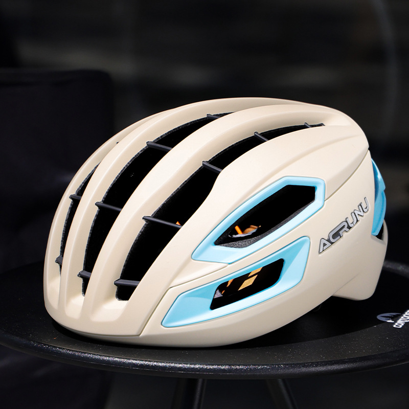 ACRUNU cască de ciclism, respirabilă, cu turnare integrată; Material: polycarbonate+EPS; Greutate: 285 g; Circumferința capului: 55–62 cm.
