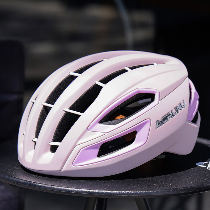 ACRUNU cască de ciclism, respirabilă, cu turnare integrată; Material: polycarbonate+EPS; Greutate: 285 g; Circumferința capului: 55–62 cm.