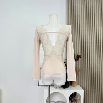 Maieu cu spate gol, talie strânsă, panou din dantelă, decolteu în V, broderie