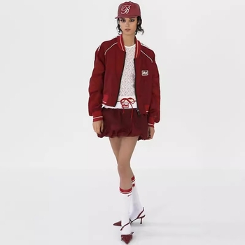 Dámska krátka bavlnená bunda s vyšívanými písmenami, dlhé rukávy, golier s reverom, zips, voľný strih