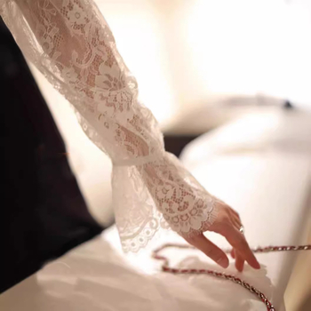 Női csipkés blúz V-nyakúval, hosszú ujjú, hercegnő-stílusú