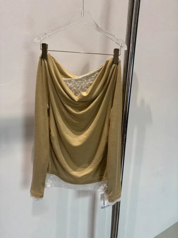Pleteni T-shirt s čipkom i patchworkom, dugi rukavi, nepravilni kroj