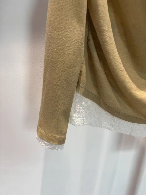 Pleteni T-shirt s čipkom i patchworkom, dugi rukavi, nepravilni kroj