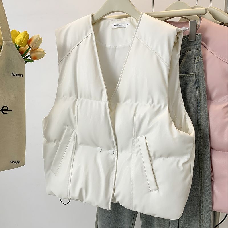 Vesta din piele sintetică, guler în V, fără mâneci, croială în formă de A, fibră poliester