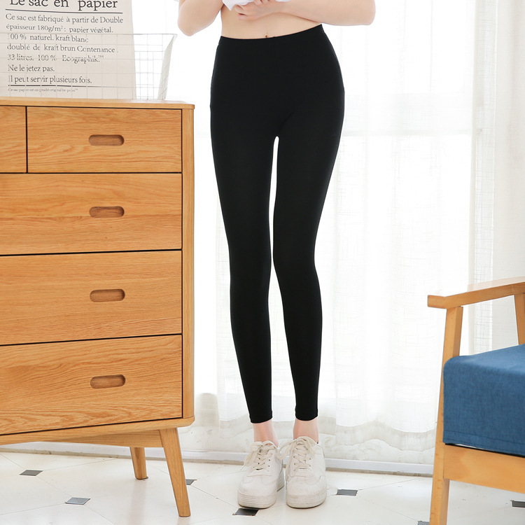 Ženske leggings od Modal vlakana, tanko, skraćena duljina, uski kroj, jednostavna boja