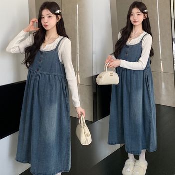 Kismama szett: kötött felső + denim pántos szoknya, koreai stílusú karcsúsító laza megjelenés, hosszú ujjú, denim anyag, középméretű szoknya