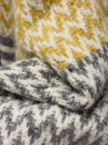 Cardigan s makaron prugom, od viskoznog vlakna, debeli pleteni, V-izrez, dugi rukavi