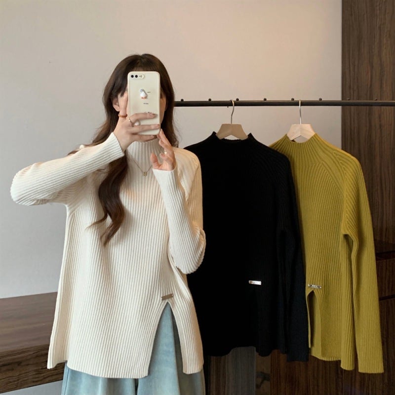 Top tricotat pentru maternitate cu guler semi-înalt, croială lejeră, mâneci lungi, acrilic 70–80%