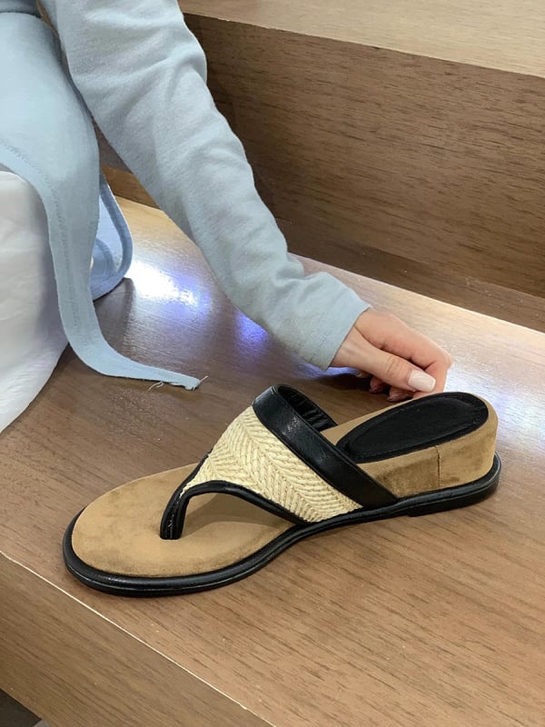 Női platformos szandálok, felsőrész: marhabőr (másodlagos réteg), kerek orr, gumitalp, retro stílus, belső: szuper rost