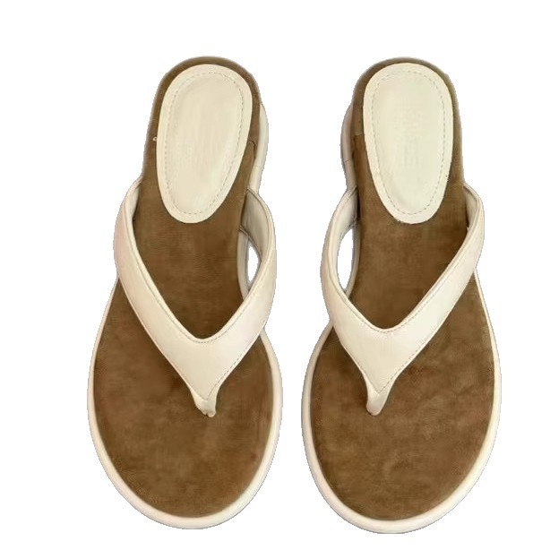 Női platformos szandálok, felsőrész: marhabőr (másodlagos réteg), kerek orr, gumitalp, retro stílus, belső: szuper rost