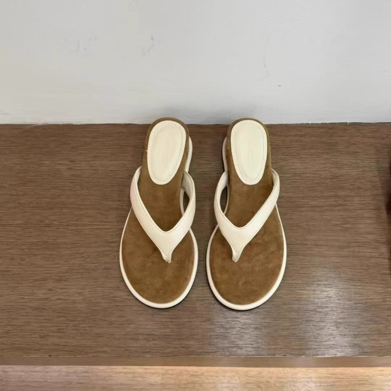 Női platformos szandálok, felsőrész: marhabőr (másodlagos réteg), kerek orr, gumitalp, retro stílus, belső: szuper rost