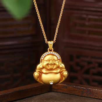 Colier din alamă placat cu aur, pandantiv cu Buddha Maitreya, pe lanț de tip Chopard, tehnică veche, lungime 41-50 cm