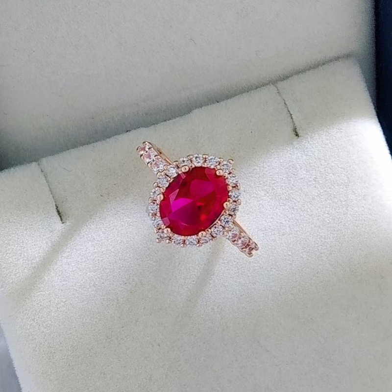 Σετ κοσμημάτων με κολιέ, δαχτυλίδι, σκουλαρίκια και κρεμαστό; χαλκός με επίχρυσώση ροζ χρυσό; αλυσίδα σε σχήμα Ο; συνθετικοί πολύτιμοι λίθοι; μοτίβο με κινούμενο ήρωα