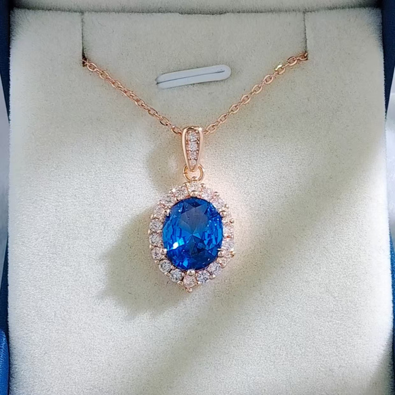 Σετ κοσμημάτων με κολιέ, δαχτυλίδι, σκουλαρίκια και κρεμαστό; χαλκός με επίχρυσώση ροζ χρυσό; αλυσίδα σε σχήμα Ο; συνθετικοί πολύτιμοι λίθοι; μοτίβο με κινούμενο ήρωα