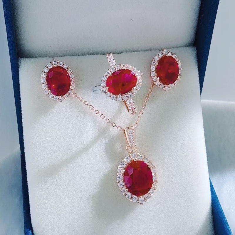 Σετ κοσμημάτων με κολιέ, δαχτυλίδι, σκουλαρίκια και κρεμαστό; χαλκός με επίχρυσώση ροζ χρυσό; αλυσίδα σε σχήμα Ο; συνθετικοί πολύτιμοι λίθοι; μοτίβο με κινούμενο ήρωα