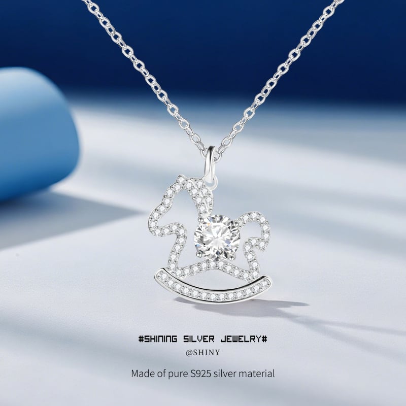 Colier Anul Calului 2026, Argint 925, Moissanit micro-incrustat, pentru femei