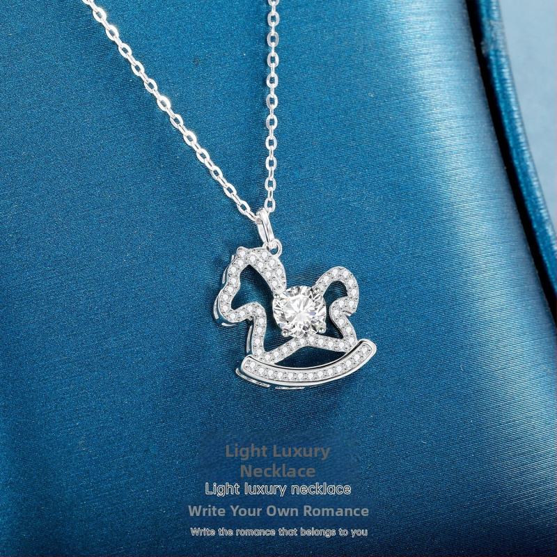 Colier Anul Calului 2026, Argint 925, Moissanit micro-incrustat, pentru femei