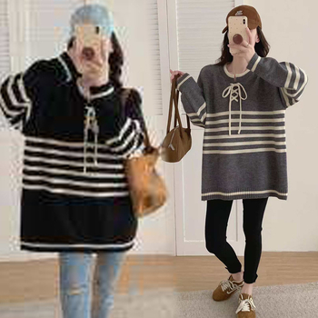 Pulover tricotat pentru gravide, cu glugă, model cu dungi color-block, croială lejeră, acrilic cu poliester 30–50%, iarnă 2025.