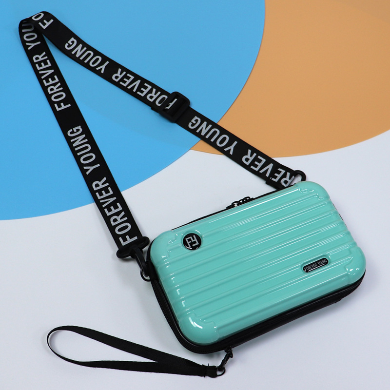 Козметична чантичка с твърд корпус, ABS+PC, водоустойчива, цип