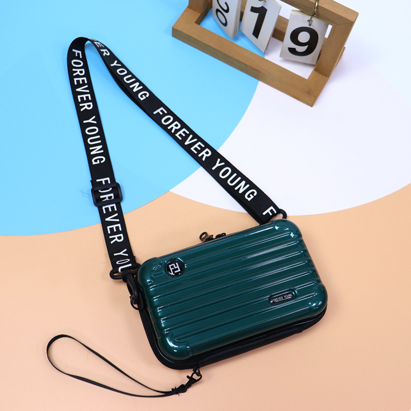 Козметична чантичка с твърд корпус, ABS+PC, водоустойчива, цип