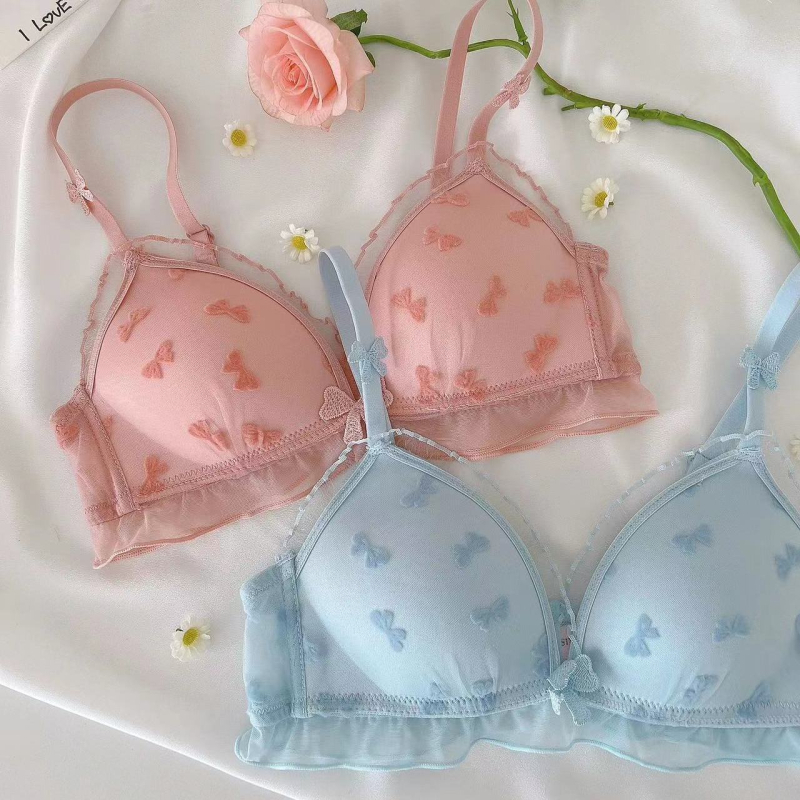 Дамски сутиен с 3/4 чашка и дантела, Push-Up, найлон, формовани чашки с тънък горен и по-дебел долен край, регулируеми презрамки