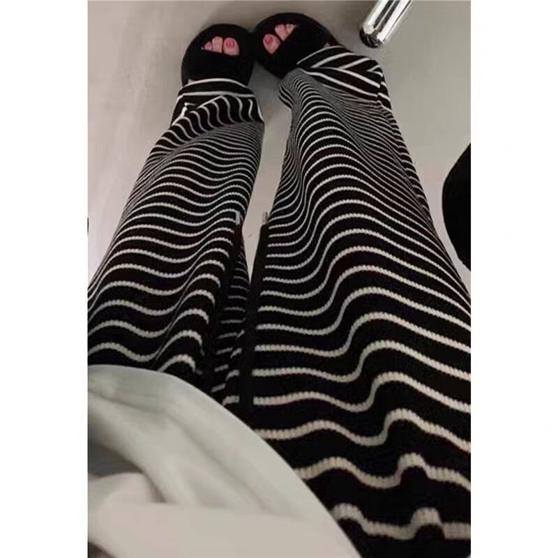 Kismama csíkos, széles szabású nadrág, pamut-elasztán keverék, laza fazon, melegen tart, 2025 (Csíkos, Széles szabás, Pamut-elasztán keverék, Laza fazon, Melegen tart, 2025)