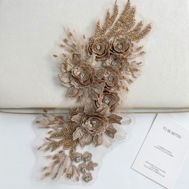 Κεντημένο patch με χάντρες σε διάτρητο ύφασμα για ενδύματα - Πολυεστέρας, κατάλληλο για νυφικά και ρούχα - Μάρκα: New Starting Point