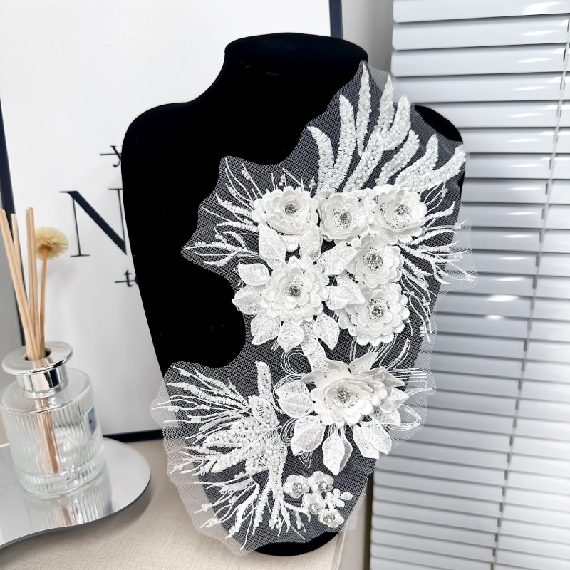 Κεντημένο patch με χάντρες σε διάτρητο ύφασμα για ενδύματα - Πολυεστέρας, κατάλληλο για νυφικά και ρούχα - Μάρκα: New Starting Point