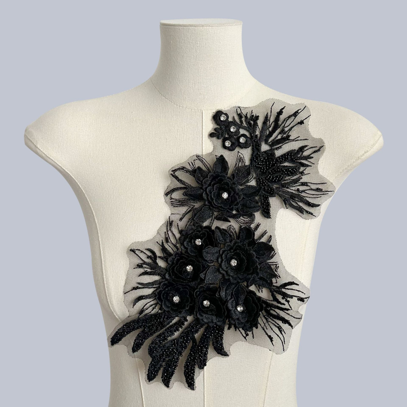 Κεντημένο patch με χάντρες σε διάτρητο ύφασμα για ενδύματα - Πολυεστέρας, κατάλληλο για νυφικά και ρούχα - Μάρκα: New Starting Point