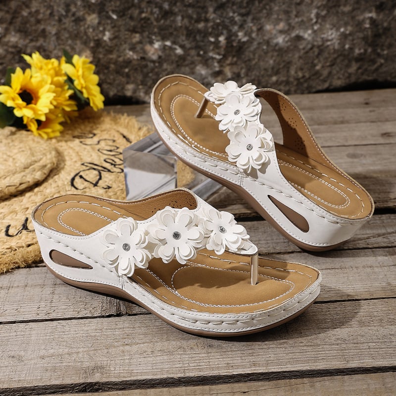 Tip proizvoda: Flip-flop; gornji PU; potplat od gume; klinasti potpetica 3-5 cm; debeli potplat; europski i američki stil