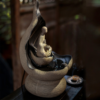 Új kínai stílusú gyanta asztali szökőkút szobor, festett felülettel, zen irodai és teaház dekorációhoz