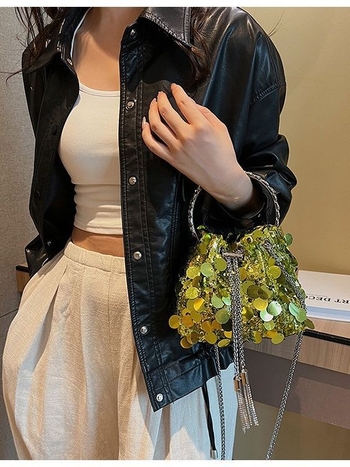 Női flitteres táska japán/koreai stílusban, 2023-as új trend, estélyi váll- vagy keresztpántos táska, vödrö alakú forma, poliészter bélés, belső zsebek telefon és ID