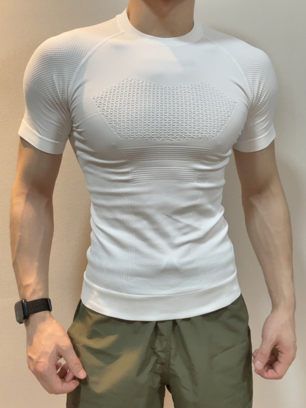 Férfi gyorsan száradó kompressziós edzőfelső futáshoz – rövid ujjú, egyszínű mintázat, 90% Spandex, bélés 90% Nylon, nyár