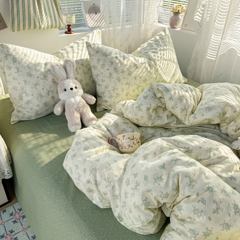 Négy darabos ágyneműkészlet 100% pamutból virágos mintával, minden évszakra, tömeg 2,5–3,0 kg, reaktív nyomtatás és digitális nyomtatás