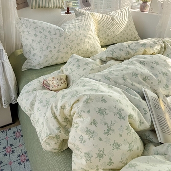 Négy darabos ágyneműkészlet 100% pamutból virágos mintával, minden évszakra, tömeg 2,5–3,0 kg, reaktív nyomtatás és digitális nyomtatás