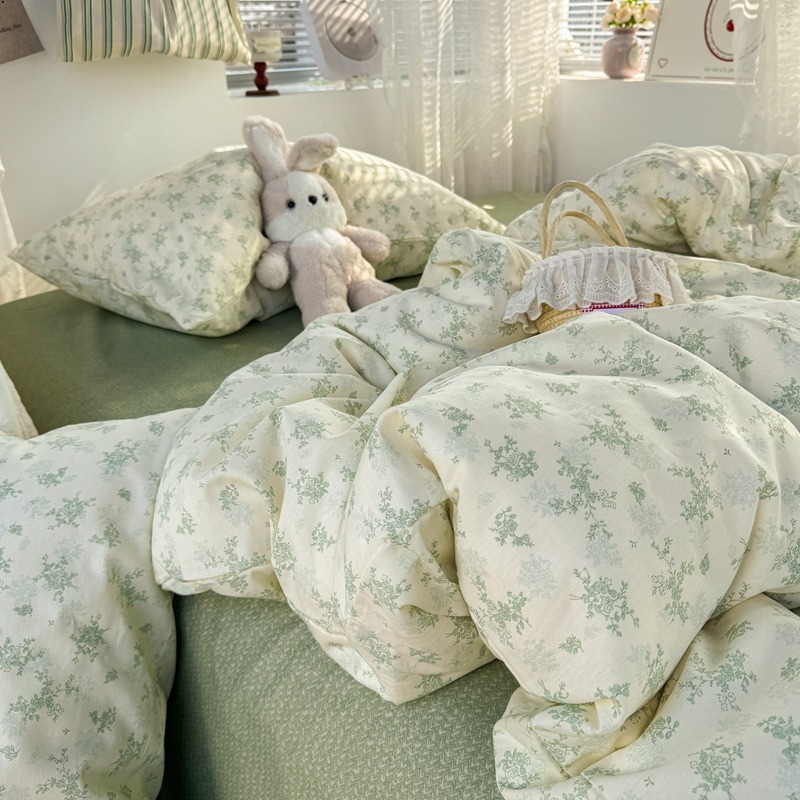 Négy darabos ágyneműkészlet 100% pamutból virágos mintával, minden évszakra, tömeg 2,5–3,0 kg, reaktív nyomtatás és digitális nyomtatás