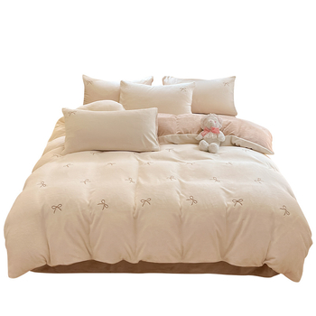 Poliészter bársony ágyneműkészlet, négy darabból álló, egyszínű mintázat, reaktív nyomtatás, hímzett és quiltelt, modern minimalist stílus, 1000–1500 g