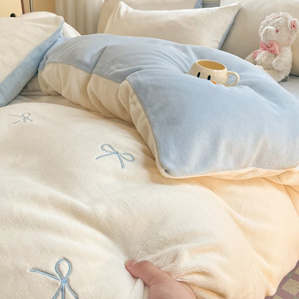 Poliészter bársony ágyneműkészlet, négy darabból álló, egyszínű mintázat, reaktív nyomtatás, hímzett és quiltelt, modern minimalist stílus, 1000–1500 g