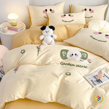 Gyerekeknek készült négy részes ágyneműkészlet 100% pamutból, Cartoon mintával, reaktív nyomtatás, hímzés és steppelés, 40-count, textil sűrűsége 133x72, nyár