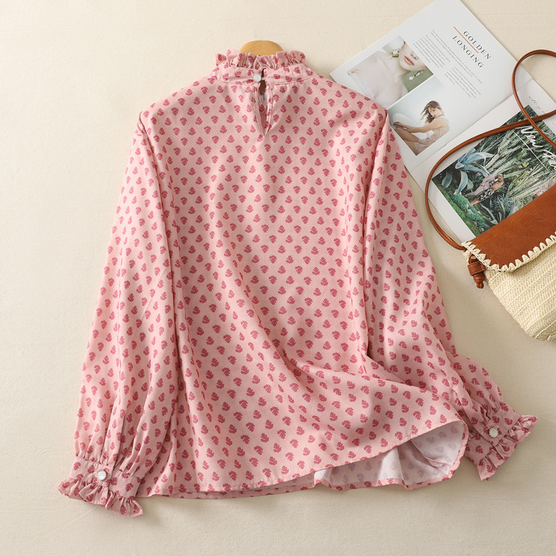 Női hosszú ujjú blúza csipkés gallérral és mintával; akril szálból; 95%+ fő anyag; spandex <30%; pulóver stílus; tavasz–nyár 2025