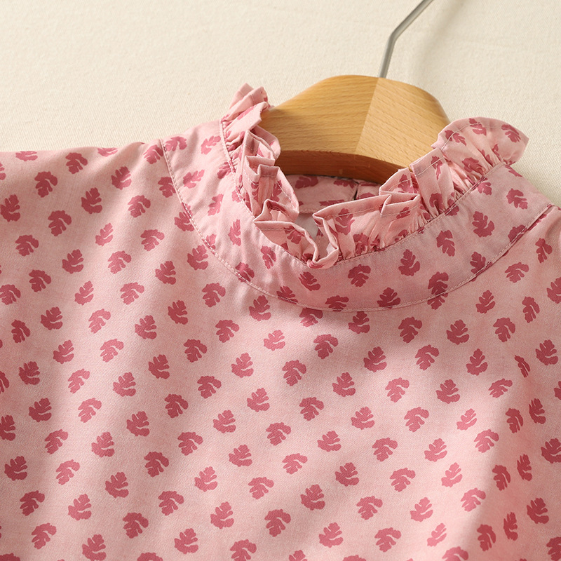 Női hosszú ujjú blúza csipkés gallérral és mintával; akril szálból; 95%+ fő anyag; spandex <30%; pulóver stílus; tavasz–nyár 2025