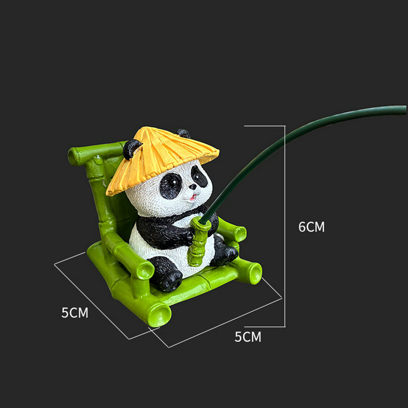 Akváriumi dekor Panda horgász miniatűr – gyanta, pásztor-stílusú, rajzfilmfigurás, ajándékba illő