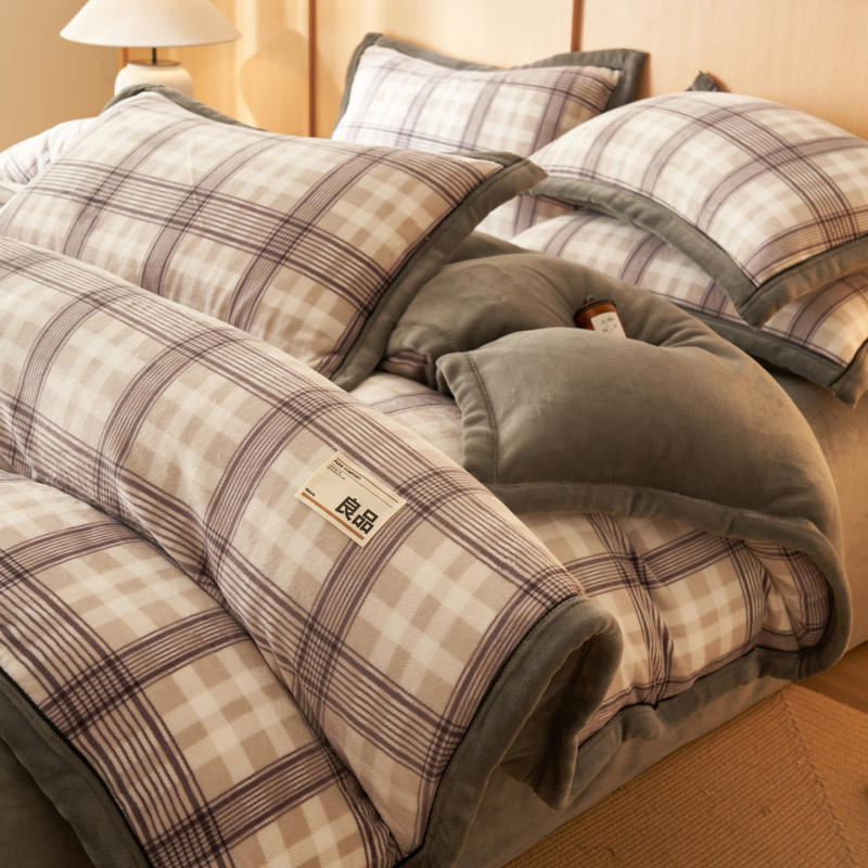 Tej velúr ágyneműkészlet, quiltált, csíkos, geometriai és négyszögletes mintákkal, téli négyrészes készlet